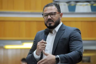 Na tarde desta quinta (13/7/23), os vereadores de Londrina se reuniram para a 45ª sessão ordinária de 2023. Entre os projetos aprovados estava o que instituiu a Lei de Diretrizes Orçamentárias (LDO) de 2024. Na foto o presidente do Legislativo o vereador Emanoel Gomes.