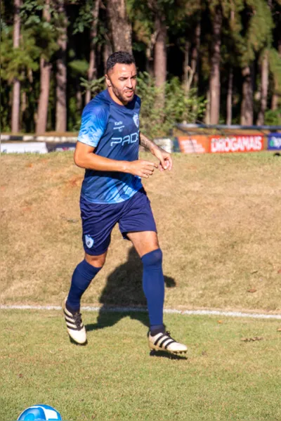 Após se recuperar de uma lesão na panturrilha, Caio Mancha voltou aos treinos e será titular na estreia domingo contra o ABC