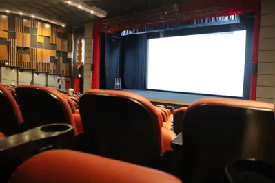 Imagem ilustrativa da imagem Com público pequeno e fiel, cinemas de ruas resistem em Londrina