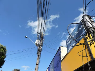 Imagem ilustrativa da imagem Copel vai retirar fiação irregular de 3,7 mil postes em Londrina