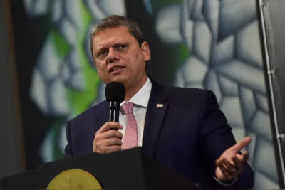 Governador de São Paulo, Tarcísio de Freitas (Republicanos), surge como nome natural da direita para ocupar o "vácuo" de Bolsonaro nas eleições de 2026