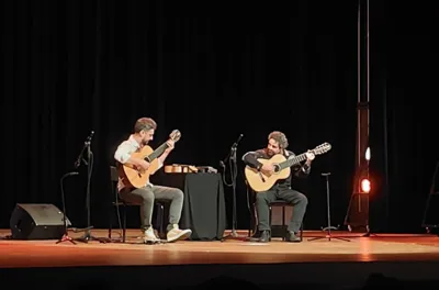 Imagem ilustrativa da imagem 'Diálogo de violões' encanta o público do Festival de Música de Londrina