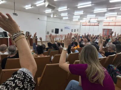 Imagem ilustrativa da imagem Em Londrina, professores da UEL aprovam indicativo de greve para maio