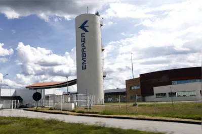 Os requisitos para inscrição no estágio da Embraer são ter matrícula ativa em uma instituição de nível superior ou técnico e disponibilidade para fazer estágio em período integral