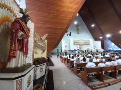 Imagem ilustrativa da imagem Fiéis celebram o padroeiro de Londrina com missas e festa na Catedral