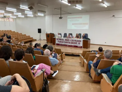 Hoje, a apresentação do PCCS é a principal reivindicação dos docentes do Paraná