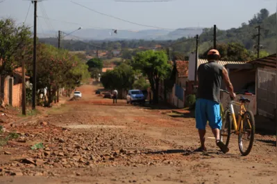 O Conselho Regional de Medicina do Paraná aponta que a falta de estrutura nas pequenas cidades do interior dificulta o atendimento adequado à população