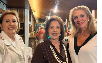 A anfitriã Sônia Miyamoto com a presidente do Pro Vida, Liliane Haikal, e Bárbara Daher Belinati