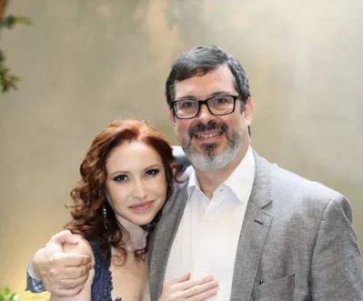 Natalia Pasternak e Carlos Orsi estão no centro da polêmica ao críticar práticas regulamentadas, inclusive, pelo Conselho Federal de Medicina
