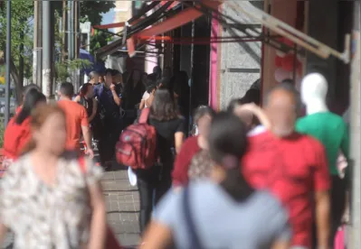 Lojistas e trabalhadores avaliam que momento econômico do País e insegurança impedem ampliação do horário do comércio de rua