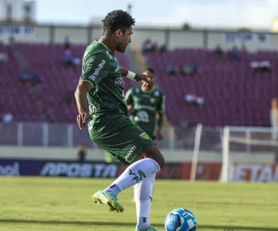 O experiente atacante William Barbio jogou a Série C pelo Ypiranga e pode ser confirmado reforço do LEC para a reta final da Série B