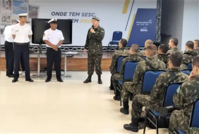 Imagem ilustrativa da imagem Marinha ministra  palestra para atiradores de Londrina