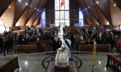 Fieis se revezaram durante todo o domingo (27), na Catedral de Londrina, para rezar e se despedir de dom Geraldo
