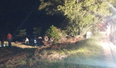 Imagem ilustrativa da imagem Motorista morre após capotar carreta em Nova Fátima