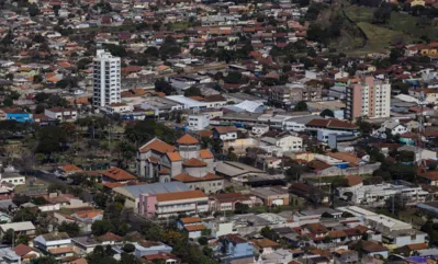 Em Ibiporã, prefeitura recebeu alertas em 2021 e 2022 por ter chegado aos 90% do permitido com gastos com pessoal; gestão diz que as contas estão equilibradas