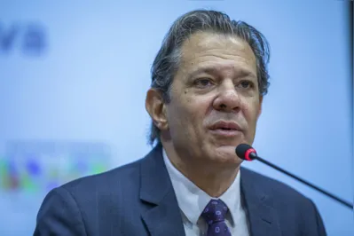 "Está mais do que na hora de alinharmos a política fiscal e monetária para o Brasil voltar a sonhar com dias melhores", cobrou Fernando Haddad