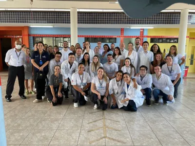 As equipes do Hoftalon, da Secretaria de Educação do CMEI e do SENAC durante o projeto