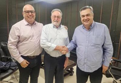 Imagem ilustrativa da imagem Os três médicos amigos