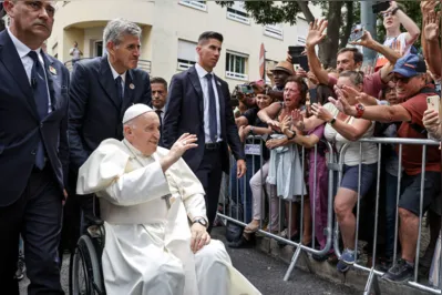 O pontífice está em Portugal para participar da Jornada Mundial da Juventude