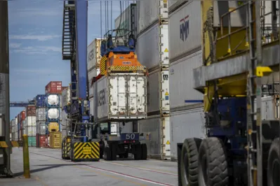 Aumento no Porto de Paranaguá foi puxado pelas cargas de exportação em todos os segmentos