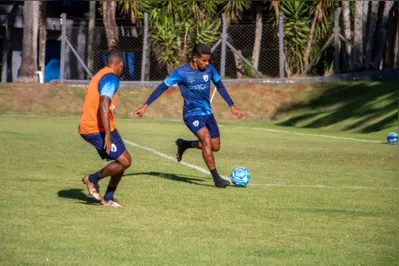 Titular em todas as partidas da Série B até aqui, o lateral Salomão ganha mais uma oportunidade no jogo deste domingo contra a Ponte