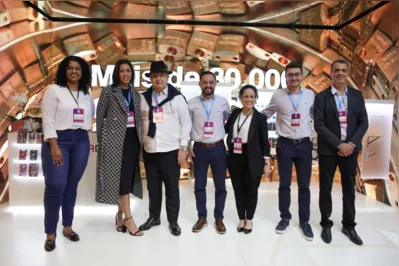 Mariane Gabriel, Carol Caetano, o industrial Alfons Gardemann, Lucas Pacheco,Juliana Santicioli,  Renato Rorato, e Paulo Martins