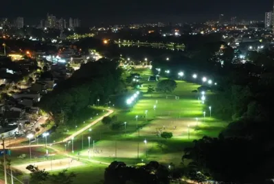 Imagem ilustrativa da imagem Quadras e campos do aterro começam a ganhar iluminação em LED