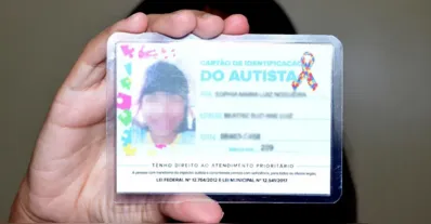 Carteira de identificação para pessoas autistas