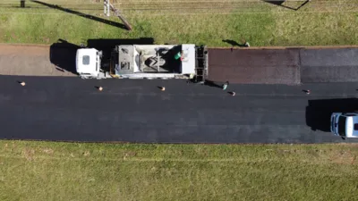 Imagem ilustrativa da imagem Recapeamento asfáltico será realizado em 33 mil  m² de vias de Cambé