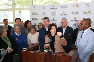 A ministra Simone Tebet discursa ao lado do ministros dos Direitos Humanos e da Cidadania,  Silvio Almeida