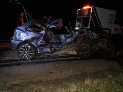 Três pessoas que estavam no carro morreram no acidente na PR-218, em Guapirama