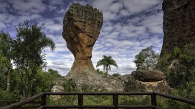 Outro destino que bateu recorde de visitas foi o Parque Vila Velha, nos Campos Gerais, que recebeu 5.424 pessoas em maio deste ano, quase o dobro do mesmo mês em 2019