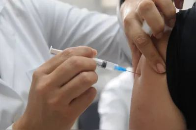 Médico alerta que as pessoas precisam manter o esquema vacinal completo para reduzir as chances de doenças infecciosas