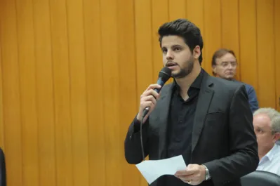 Na tarde desta terça-feira (20), o plenário da Câmara de Londrina elegeu a nova Mesa Executiva para o biênio 2023-2024. Na foto o vereador  Giovani Mattos
