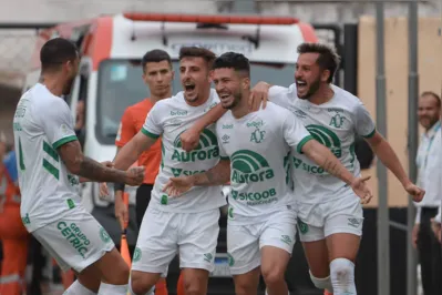 Jogando fora de casa, a Chape, rival direta do LEC na luta pela permanência na Série B,  bateu o Novorizontino