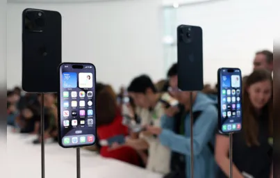 Imagem ilustrativa da imagem Apple anuncia iPhone 15 com mais zoom, processamento e cabo de Android