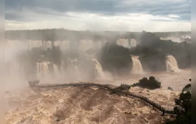 Imagem ilustrativa da imagem Cataratas do Iguaçu tem vazão de 7 milhões de litros d’água por segundo