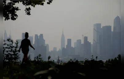 Imagem ilustrativa da imagem Fumaça de incêndios no Canadá encobre Nova York