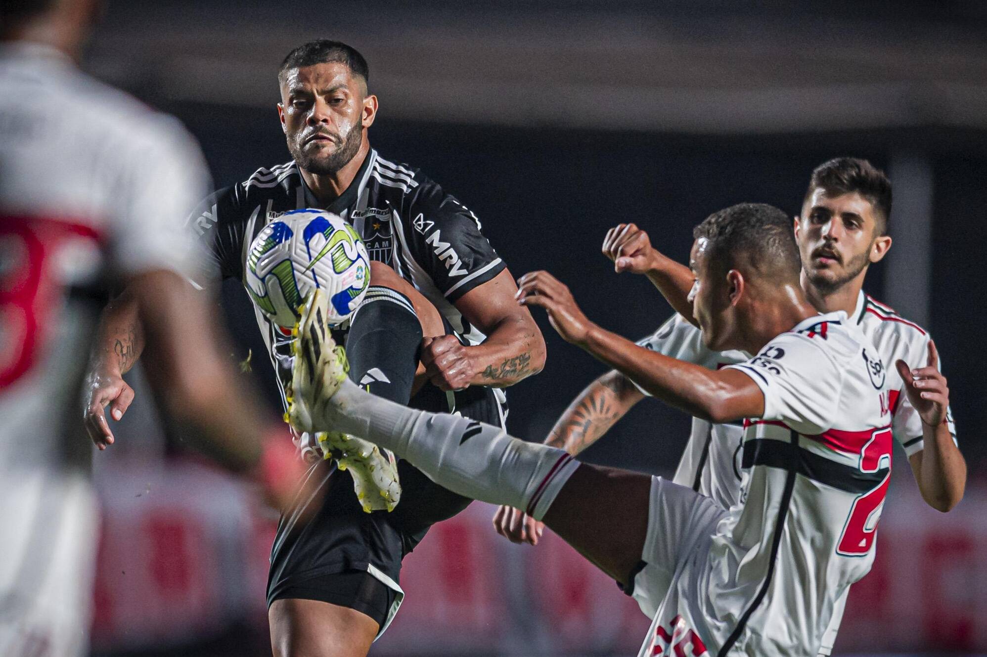 Saiba a velocidade da bola em golaço de Hulk contra o São Paulo