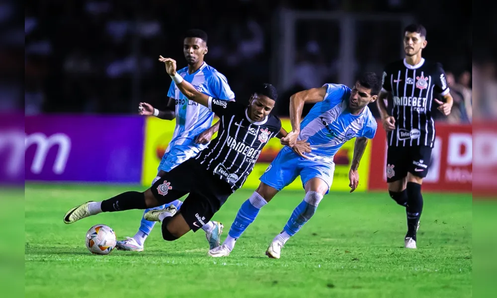 Londrina teve seis estreias no amistoso contra o Corinthians e desempenho agradou o técnico Emerson Ávila