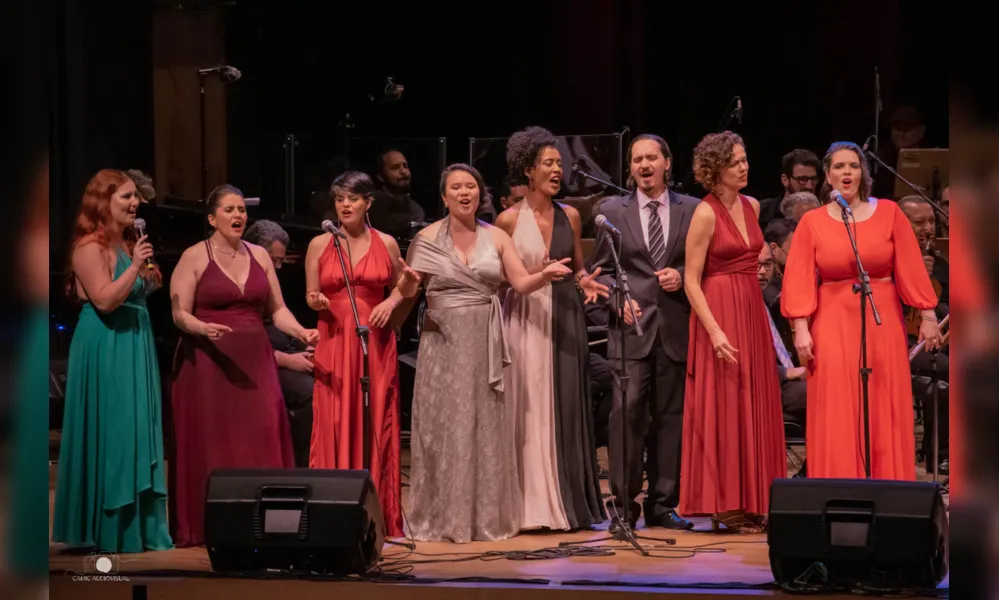 O Grupo Vocal Entre Nós, sob a regência de Flávio Collins, volta ao palco do Teatro Ouro Verde para apresentar músicas dos grandes espetáculos da Broadway