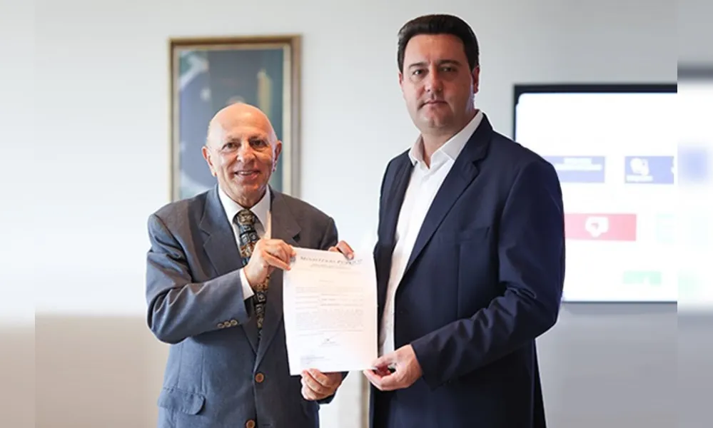 O documento foi entregue pelo atual procurador, Gilberto Giacoia ao governador Ratinho Junior