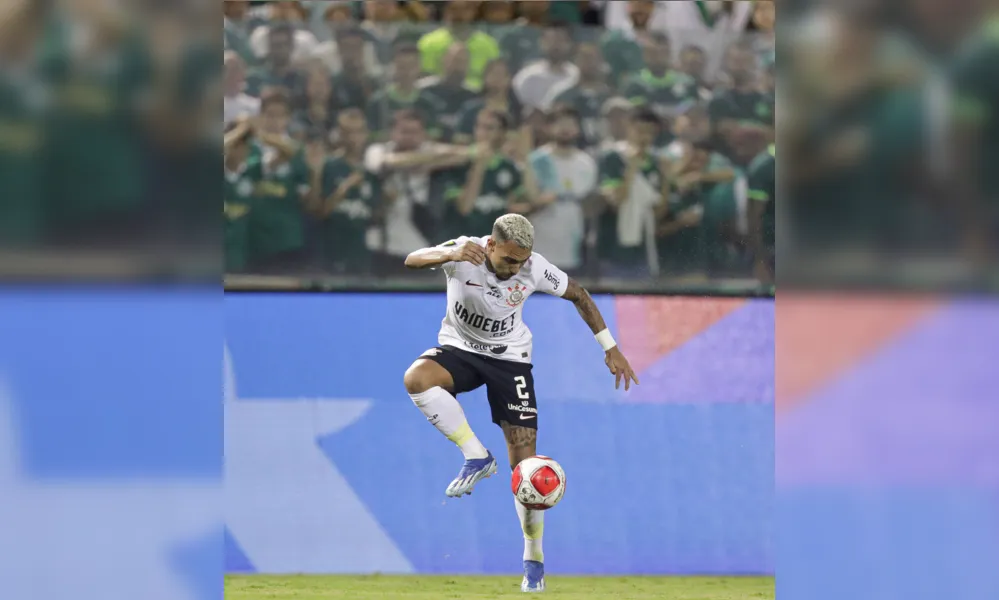 Matheuzinho jogou o segundo tempo do clássico com o Palmeiras e vai disputar posição com o experiente Fágner na lateral do Corinthians