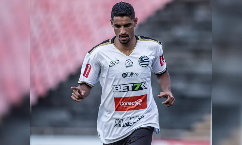 Nesta temporada, o centroavante de 1,91m atuou pelo Athletic na disputa do Campeonato Mineiro
