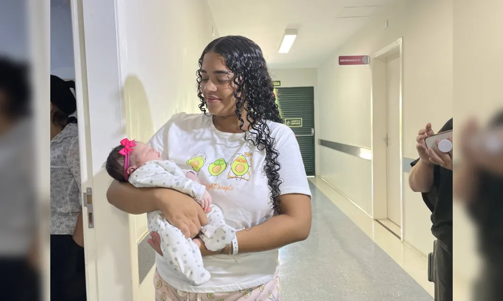 Imagem ilustrativa da imagem Maternidade de Londrina comemora nascimento do bebê de número 100 mil