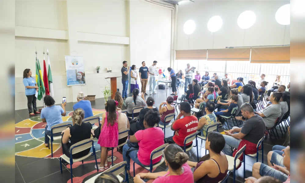 No Centro de Educação Infantil Irmãs de Betânia, na zona oeste, um programa de educação bilíngue, destinado a crianças de 1 a 5 anos