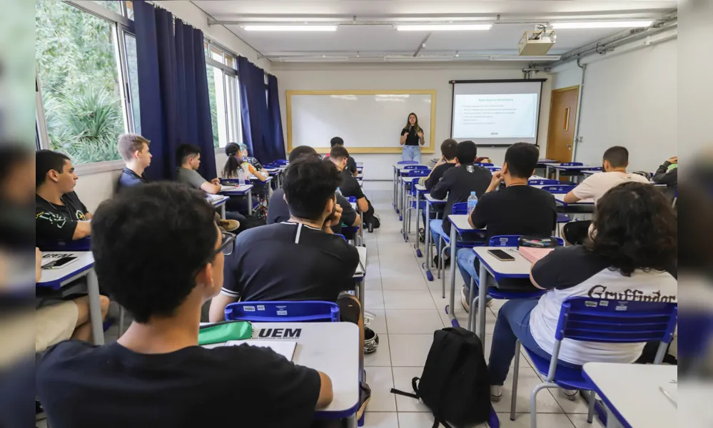 Remuneração mais elevada das mulheres é impulsionada por atividades específicas, como a educação