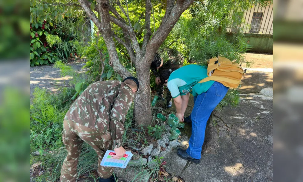 Imagem ilustrativa da imagem Soldados ajudam no combate à dengue em Apucarana