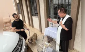 Animais são abençoados em paróquia de Londrina no dia de São Francisco