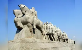 Esquecimentos da História